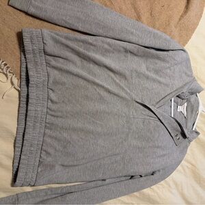 Liz Claiborne Women’s Heather Gray Crewneck Sweater